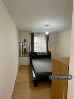 2 bedroom flat to rent, City View, Ilford, IG1