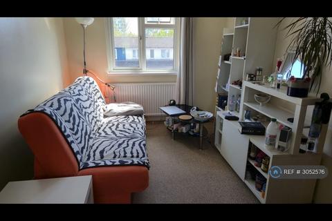4 bedroom terraced house to rent, Arbrook Avenue, Milton Keynes, MK13