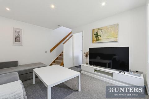 1 bedroom end of terrace house for sale, Pickwick Close, Hounslow