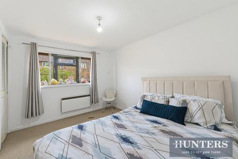1 bedroom end of terrace house for sale, Pickwick Close, Hounslow