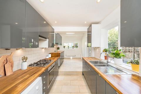 2 bedroom end of terrace house for sale, Shakespeare Road, London W3