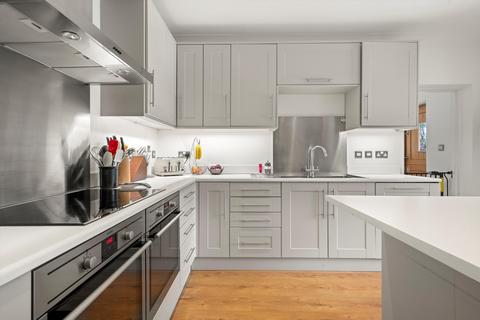 5 bedroom detached house for sale, Cobham Road, Fetcham, Surrey KT22