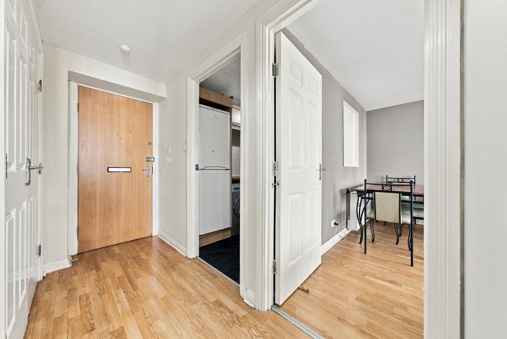 Apartment in Glasgow City - View 3