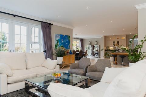 5 bedroom detached house for sale, Walpole Avenue, Chipstead