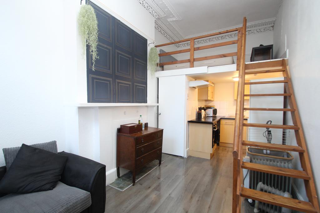 Apartment in Glasgow - View 2