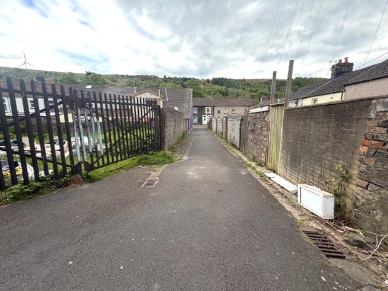 Davies Place, Ynyshir, Porth CF39 - View 3