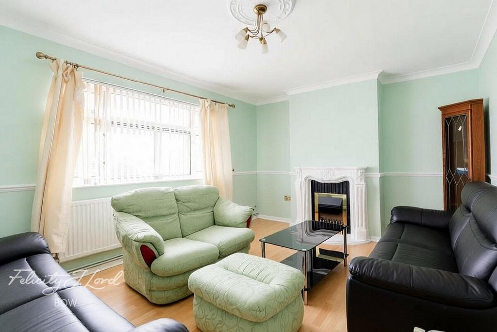 Apartment in ILFORD - View 5