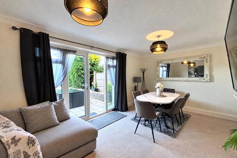 3 bedroom terraced house to rent, Edison Road, Stevenage