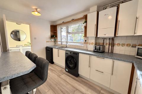 3 bedroom terraced house to rent, Edison Road, Stevenage