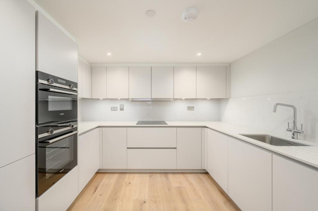 Apartment in Edinburgh - More