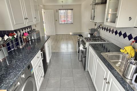 3 bedroom terraced house for sale, Pembury Croft, Kingstanding, Birmingham B44 0QX