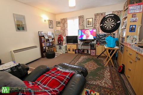 1 bedroom maisonette for sale, Hamburgh Court, West Cheshunt