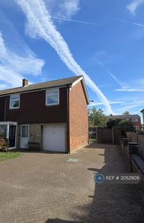 3 bedroom end of terrace house to rent, The Brambles, Chigwell, IG7