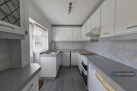 3 bedroom end of terrace house to rent, The Brambles, Chigwell, IG7