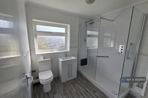 3 bedroom end of terrace house to rent, The Brambles, Chigwell, IG7