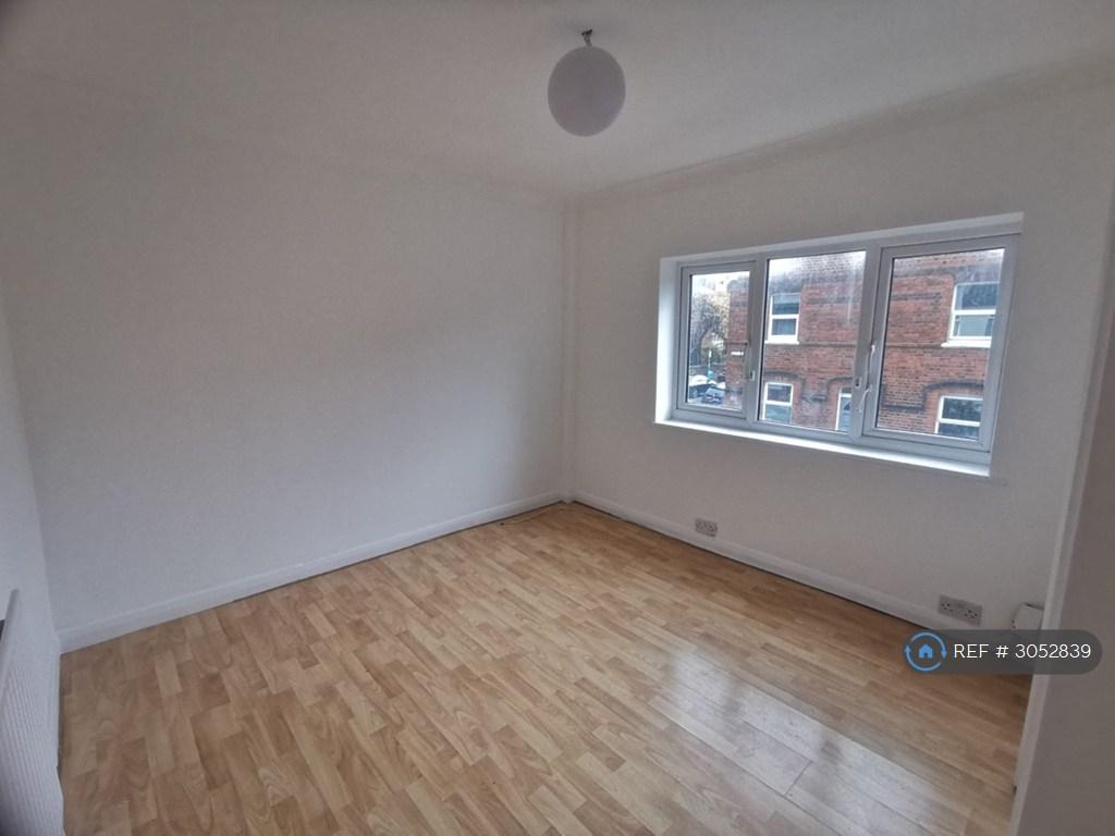 Apartment in Reading - View 5