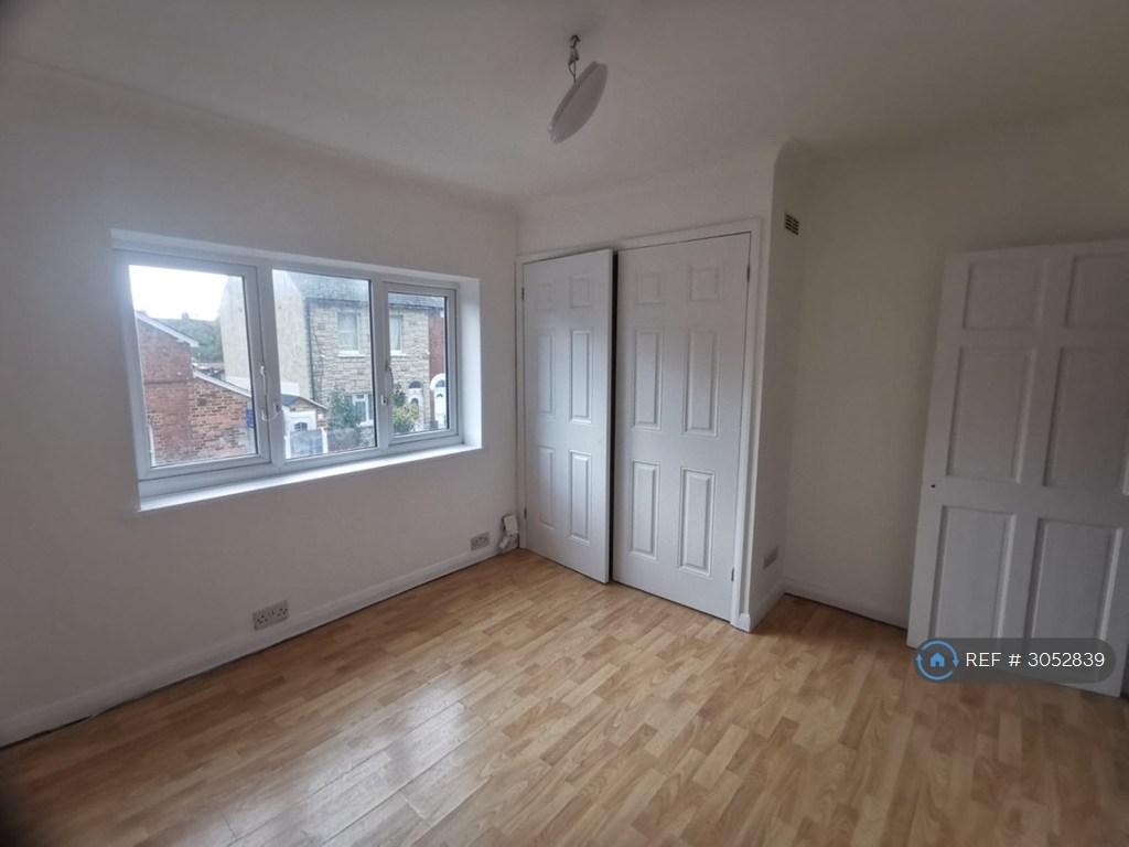 Apartment in Reading - More