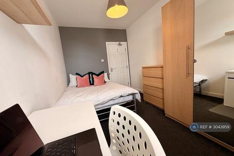 1 bedroom in a house share to rent, Borough Road, Middlesbrough, TS1