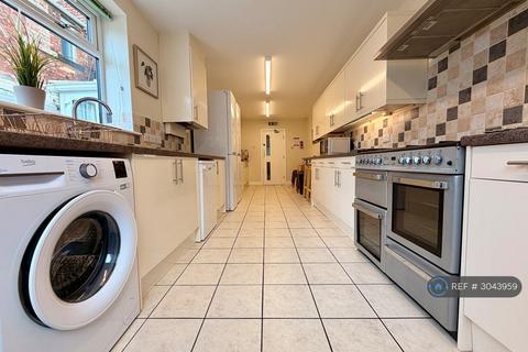 1 bedroom in a house share to rent, Borough Road, Middlesbrough, TS1