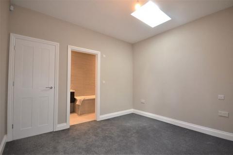 2 bedroom bungalow to rent, Fensome Close, Hemel Hempstead