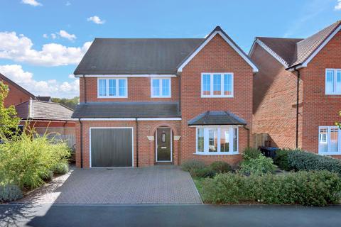4 bedroom detached house for sale, Barleymead Way, Ware SG11