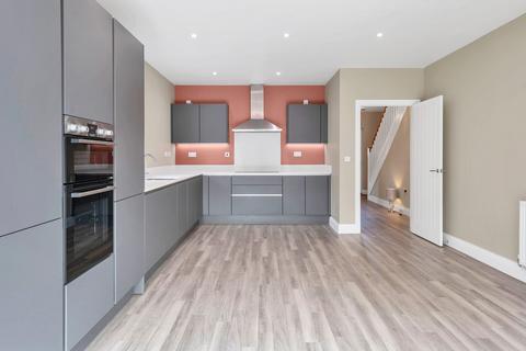 4 bedroom detached house for sale, Barleymead Way, Ware SG11
