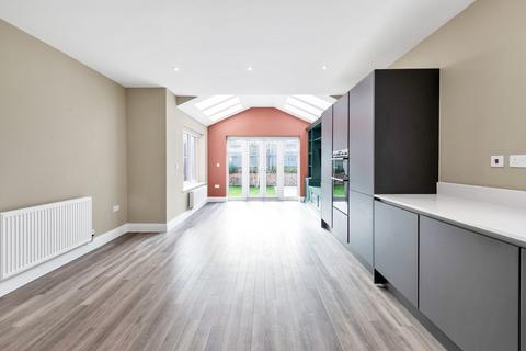 4 bedroom detached house for sale, Barleymead Way, Ware SG11