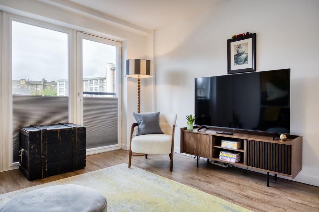 Apartment in Edinburgh - More