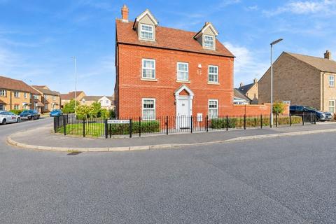4 bedroom detached house for sale, Partridge Road, Leighton Buzzard