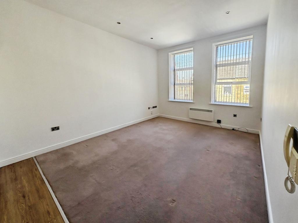 Apartment in Morley - View 5