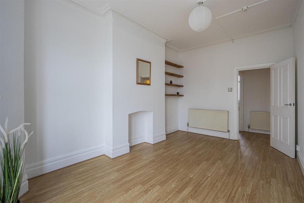 Apartment in Cardiff - View 3