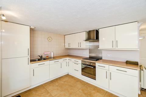 1 bedroom flat for sale, Brighton Road, Lancing, West Sussex, BN15