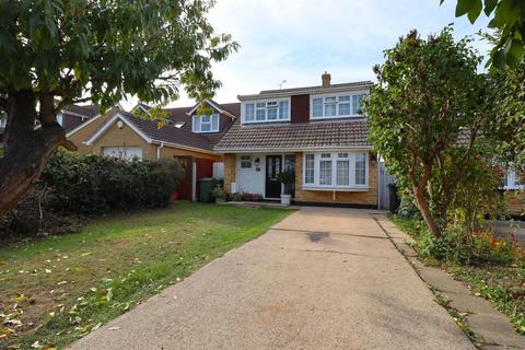 4 bedroom detached house for sale, Hill Avenue, Wickford, SS11