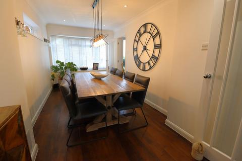 4 bedroom detached house for sale, Hill Avenue, Wickford, SS11