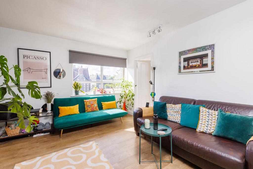 Apartment in Bristol - View 3