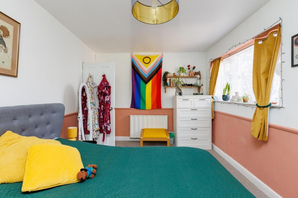 Apartment in Bristol - More