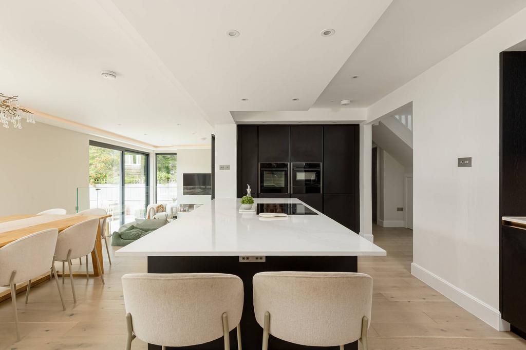 House in Edinburgh, Cammo - More