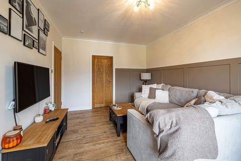 2 bedroom ground floor flat for sale, 32, Bountrees, Jedburgh TD8 6EY