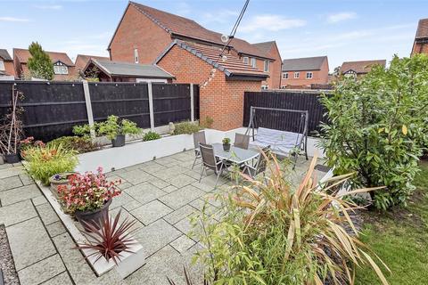 4 bedroom detached house for sale, Grove Avenue, Winsford
