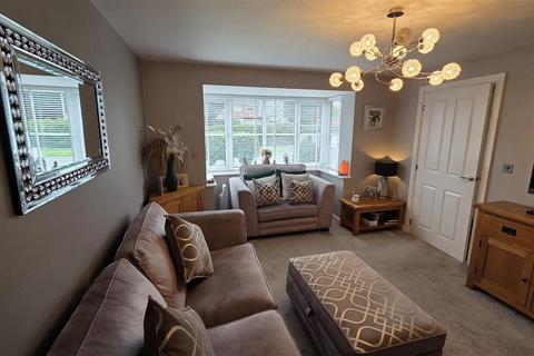 4 bedroom detached house for sale, Grove Avenue, Winsford