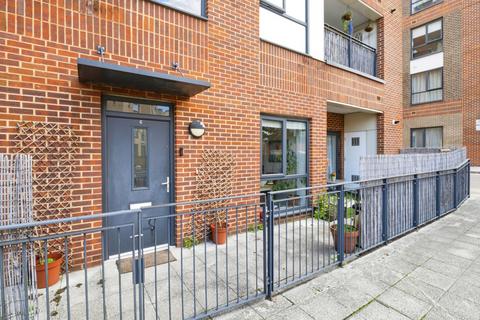 2 bedroom flat for sale, Crowndale Place, Walthamstow, E17