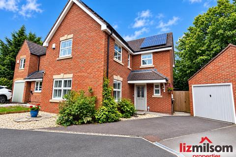 4 bedroom detached house for sale, Bretby Heights, Swadlincote DE11