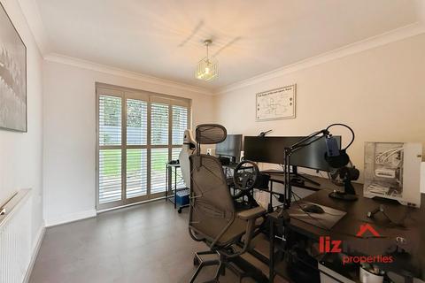 4 bedroom detached house for sale, Bretby Heights, Swadlincote DE11