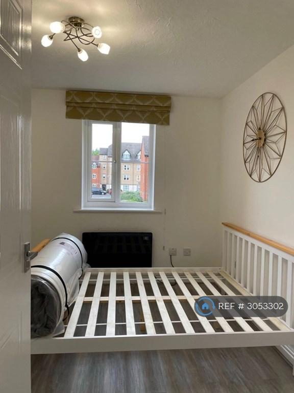 Apartment in Reading - View 4