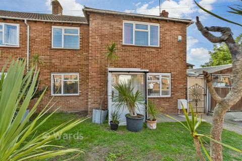 4 bedroom end of terrace house for sale, Fostall Road, Faversham, Kent