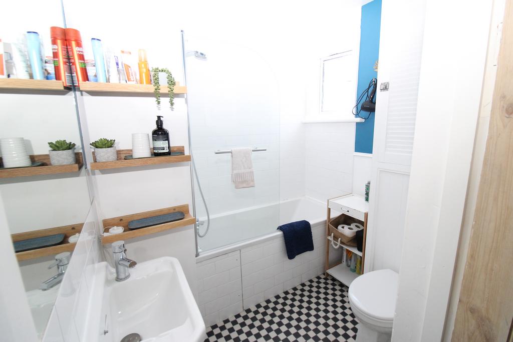 Apartment in BRIGHTON - View 5