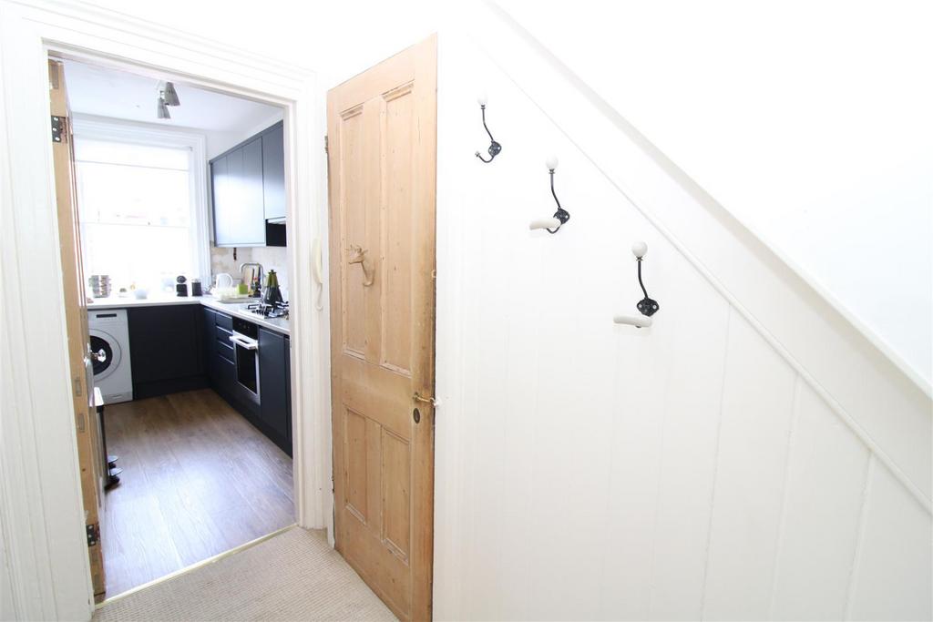 Apartment in BRIGHTON - More