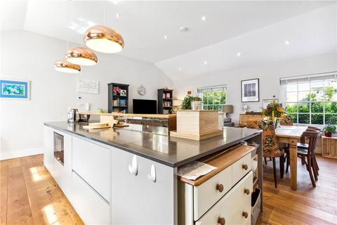 2 bedroom flat for sale, Railway Side, Barnes SW13