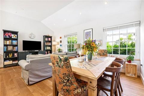 2 bedroom flat for sale, Railway Side, Barnes SW13