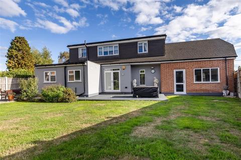 4 bedroom chalet for sale, Nine Ashes Road, Nine Ashes, Ingatestone